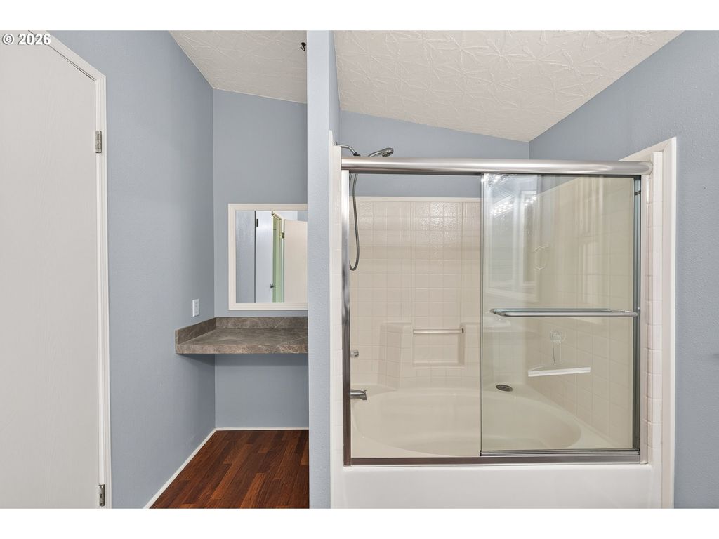 Image 24 of property listing at 1282 E 3RD St 60, Lafayette, OR 97127