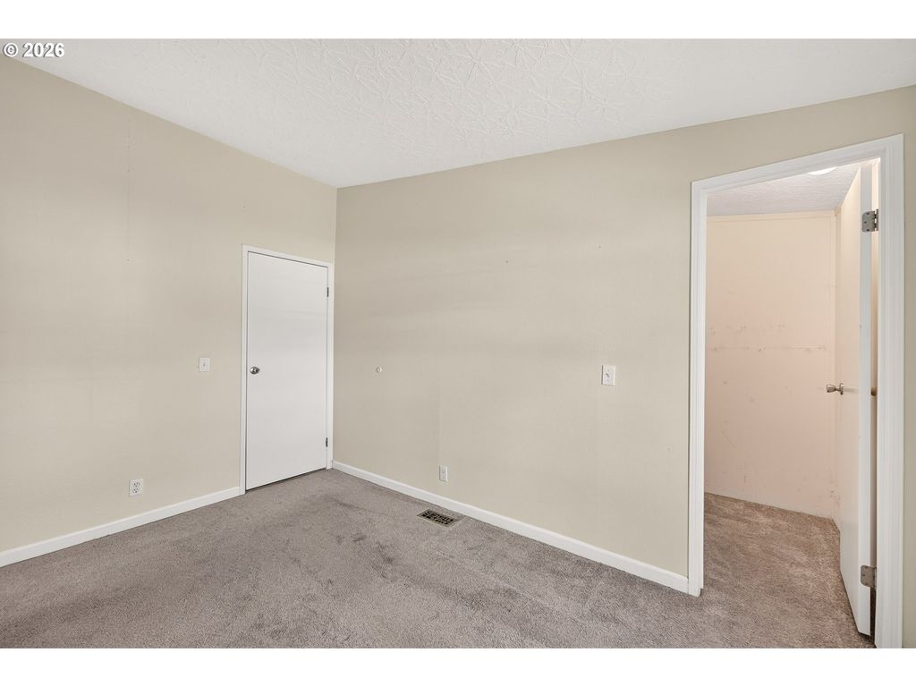 Image 29 of property listing at 1282 E 3RD St 60, Lafayette, OR 97127