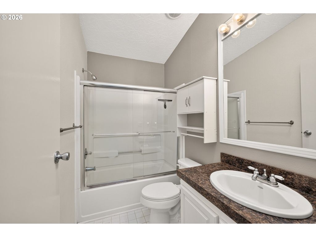 Image 32 of property listing at 1282 E 3RD St 60, Lafayette, OR 97127