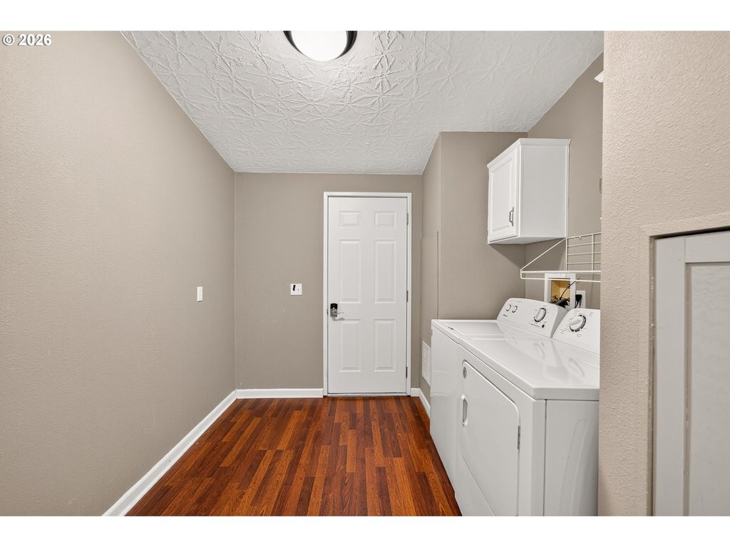 Image 34 of property listing at 1282 E 3RD St 60, Lafayette, OR 97127