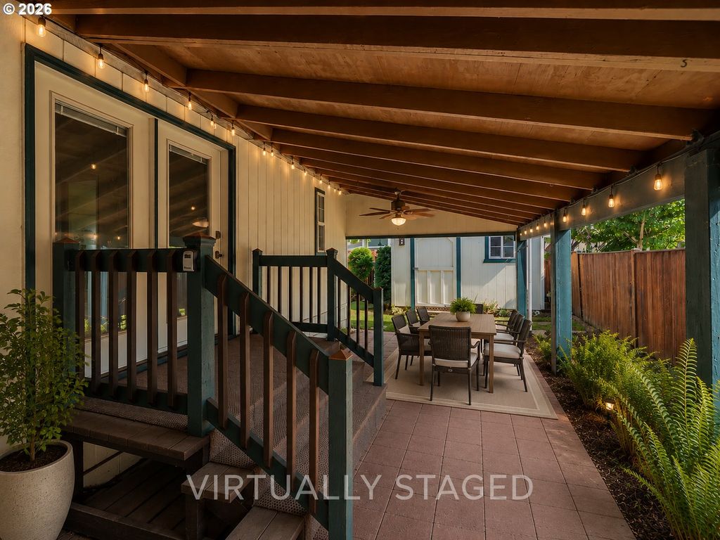 Image 39 of property listing at 1282 E 3RD St 60, Lafayette, OR 97127