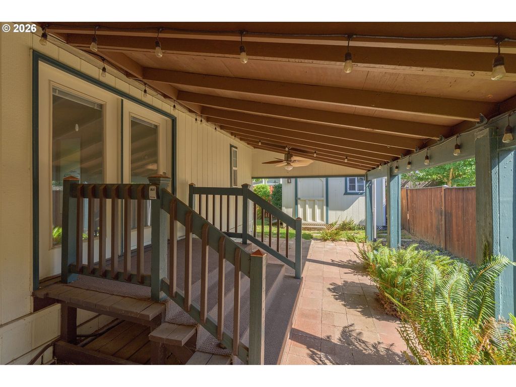 Image 40 of property listing at 1282 E 3RD St 60, Lafayette, OR 97127