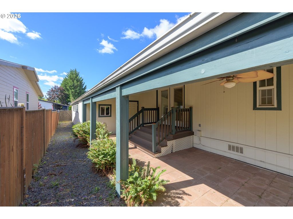 Image 41 of property listing at 1282 E 3RD St 60, Lafayette, OR 97127