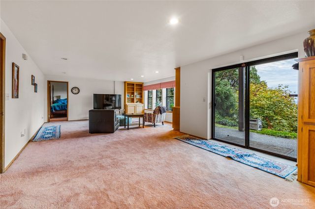 6329 Dash Point Boulevard NE, Tacoma, WA 98422
