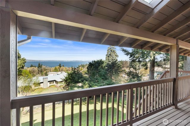 6329 Dash Point Boulevard NE, Tacoma, WA 98422