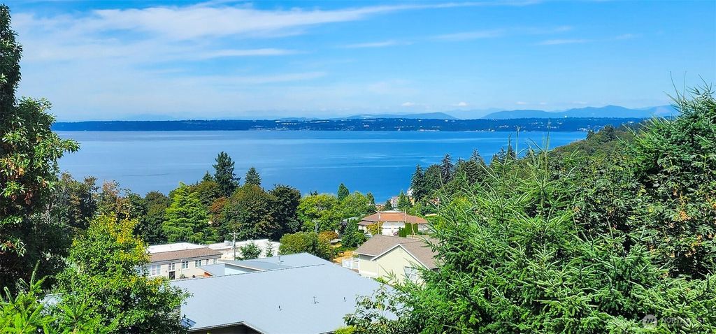 6329 Dash Point Boulevard NE, Tacoma, WA 98422