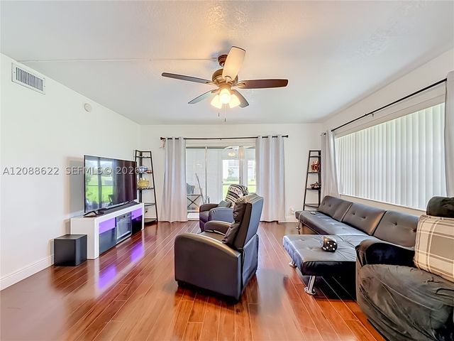 8740 Azalea Ct 102, Tamarac, FL 33321