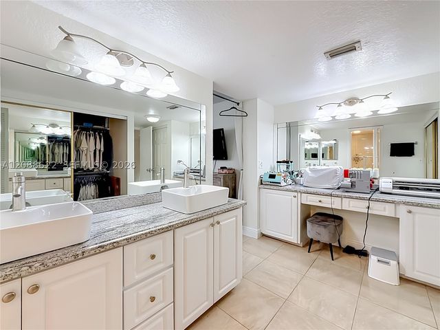 8740 Azalea Ct 102, Tamarac, FL 33321
