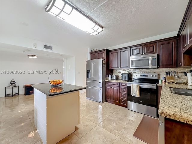 8740 Azalea Ct 102, Tamarac, FL 33321