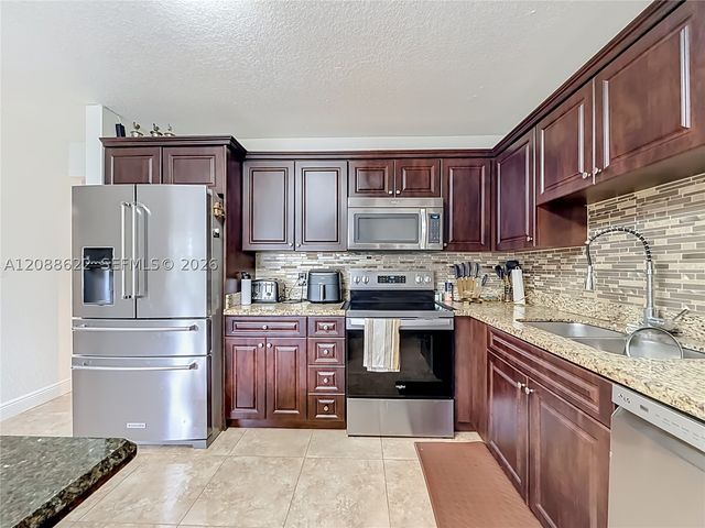 8740 Azalea Ct 102, Tamarac, FL 33321