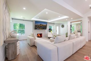 15710 Hartsook Street, Encino (los Angeles), CA 91436