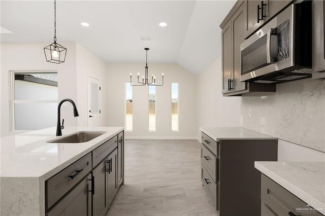 1325 S 9th Street, Alamo, TX 78516