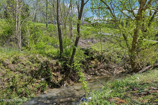2535 Chapman Hwy, Sevierville, TN 37876