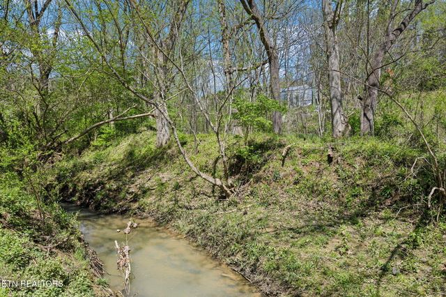2535 Chapman Hwy, Sevierville, TN 37876