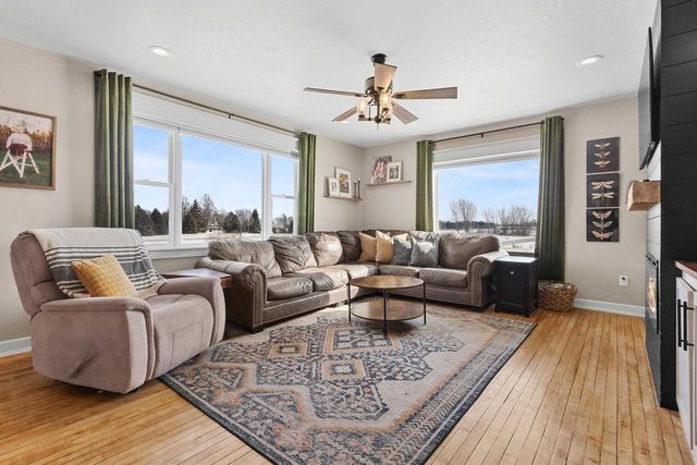 4292 STAGECOACH ROAD, Green Bay, WI 54311