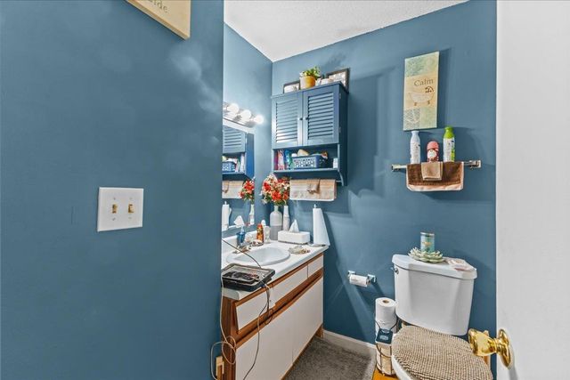 76 Ethan Allen Parkway, Burlington, VT 05408