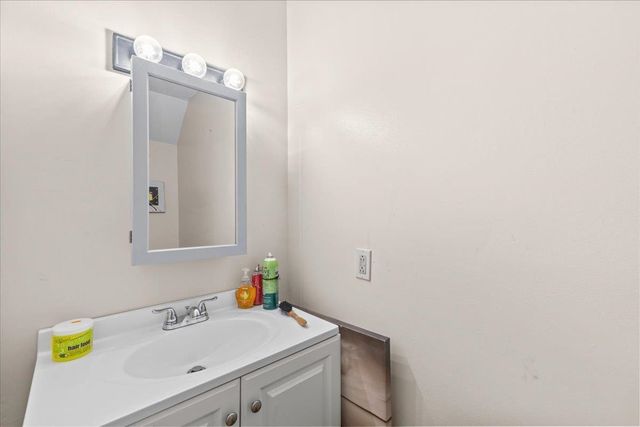 76 Ethan Allen Parkway, Burlington, VT 05408