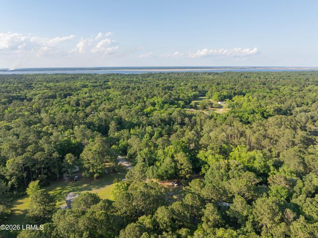 35 Trotters Loop, Beaufort, SC 29907