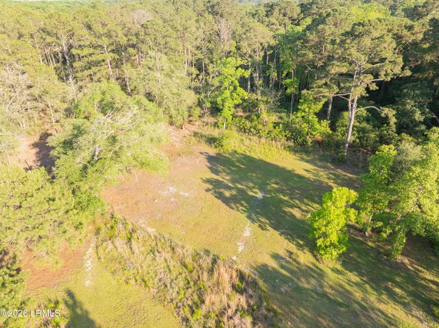 35 Trotters Loop, Beaufort, SC 29907