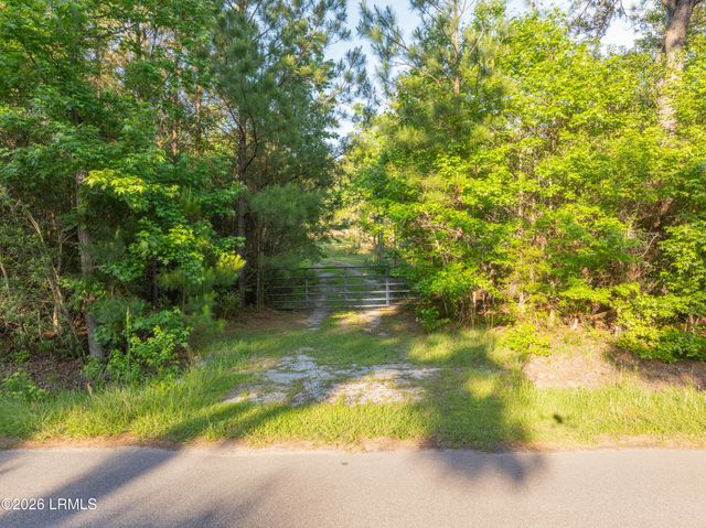 35 Trotters Loop, Beaufort, SC 29907