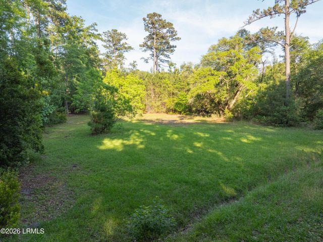 35 Trotters Loop, Beaufort, SC 29907
