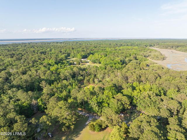 35 Trotters Loop, Beaufort, SC 29907
