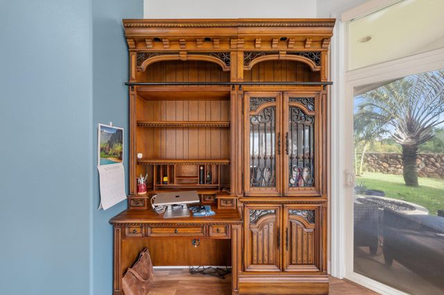 18 Areca Pl, Lahaina, HI 96761