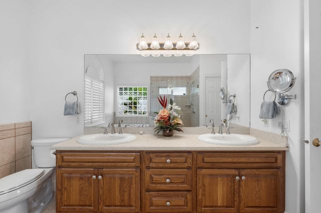 18 Areca Pl, Lahaina, HI 96761