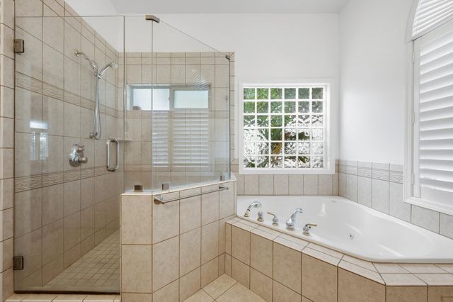 18 Areca Pl, Lahaina, HI 96761