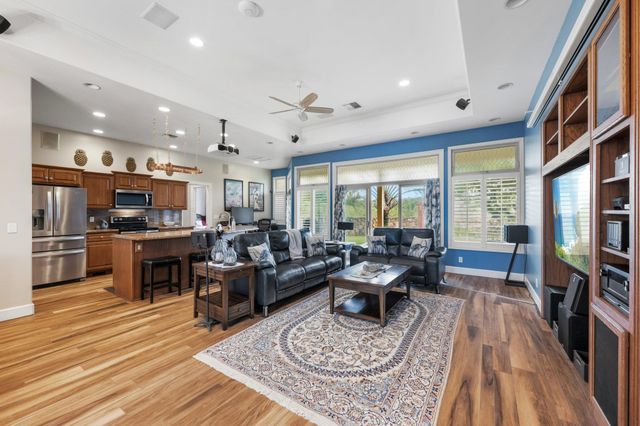 18 Areca Pl, Lahaina, HI 96761