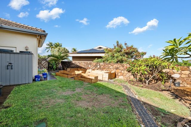 18 Areca Pl, Lahaina, HI 96761
