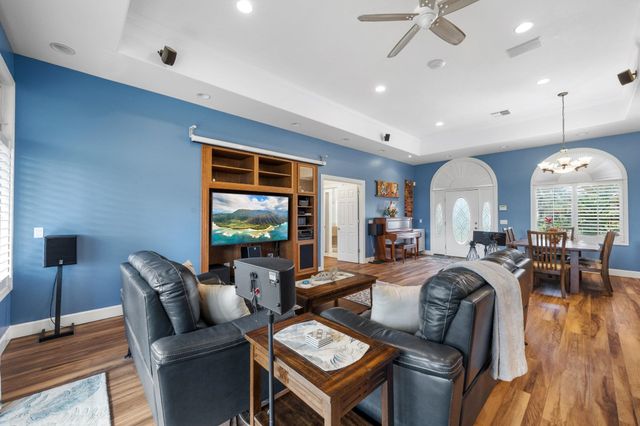 18 Areca Pl, Lahaina, HI 96761