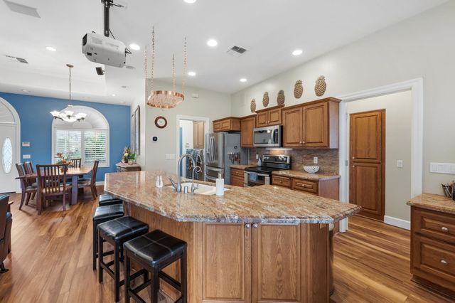 18 Areca Pl, Lahaina, HI 96761