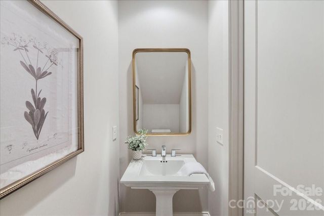 2731 Kilgo Way, Charlotte, NC 28205