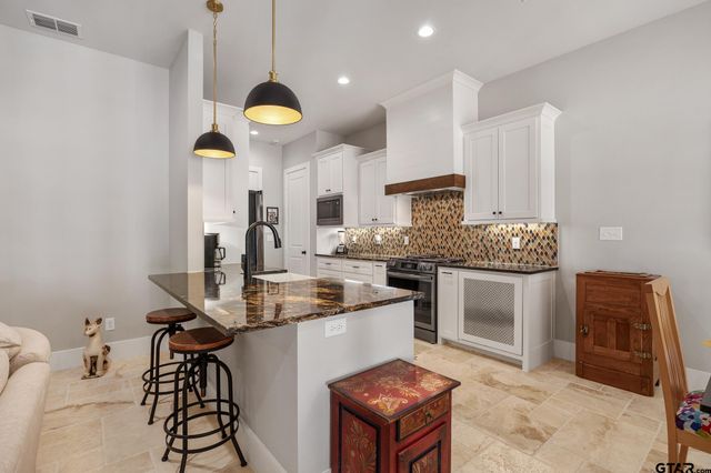 9276 Villas Ct, Tyler, TX 75703