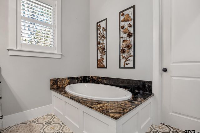 9276 Villas Ct, Tyler, TX 75703