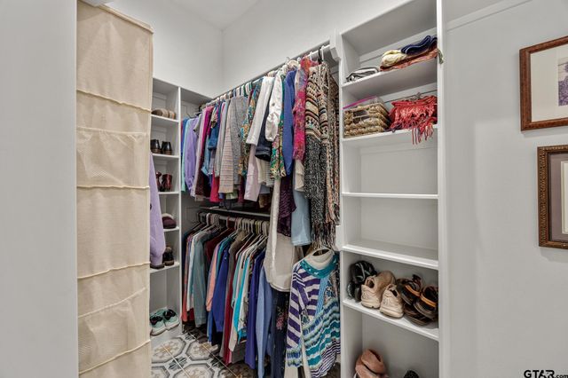 9276 Villas Ct, Tyler, TX 75703