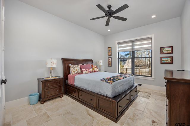 9276 Villas Ct, Tyler, TX 75703