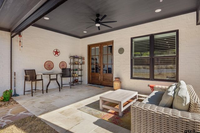 9276 Villas Ct, Tyler, TX 75703