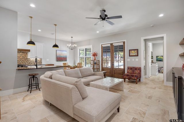 9276 Villas Ct, Tyler, TX 75703