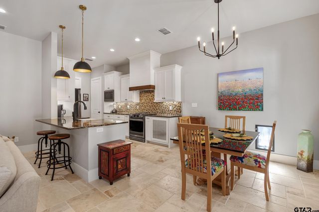 9276 Villas Ct, Tyler, TX 75703