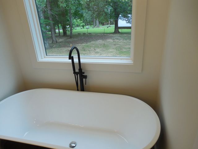 1064 Mulberry Street, Burns, TN 37029