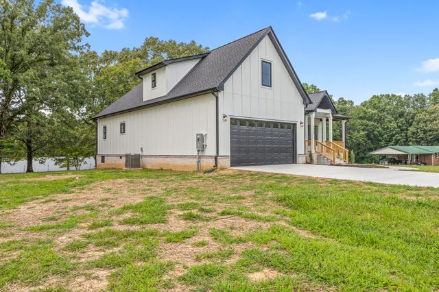 1064 Mulberry Street, Burns, TN 37029