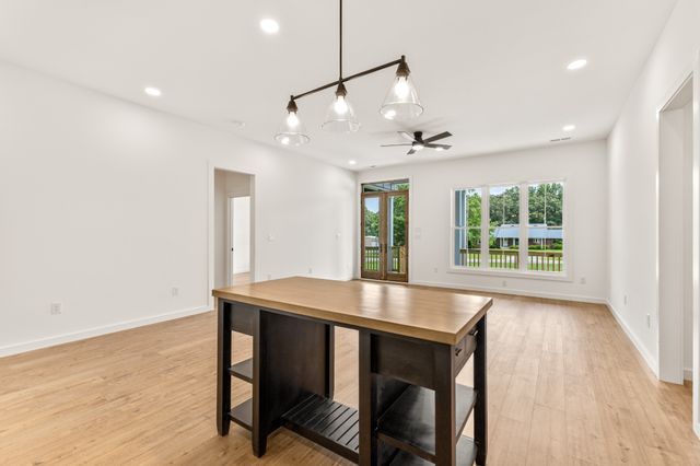 1064 Mulberry Street, Burns, TN 37029