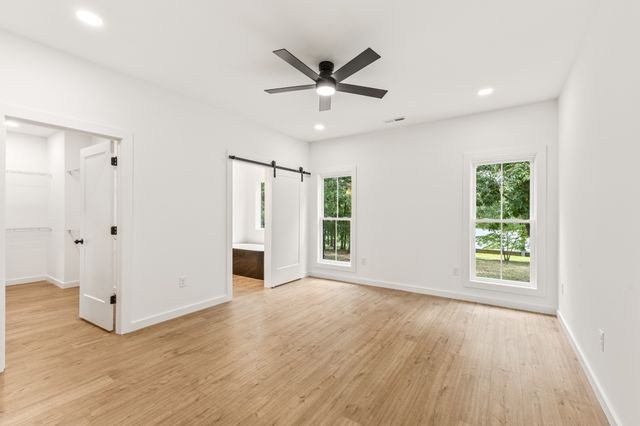 1064 Mulberry Street, Burns, TN 37029