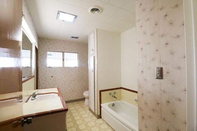 4127 Marfargoa Rd, Stockton, CA 95215