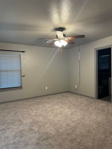 587 Spring Creek Rd, Lawton, OK 73505