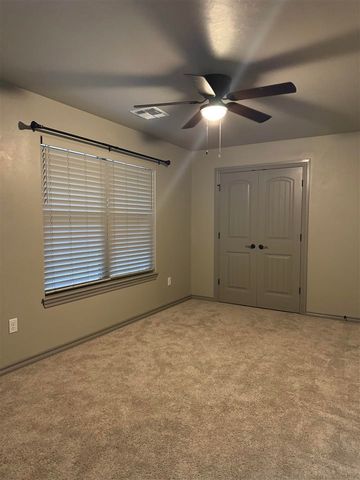 587 Spring Creek Rd, Lawton, OK 73505