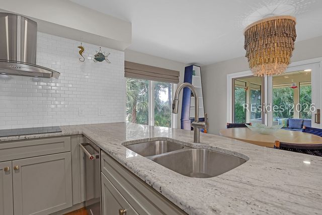 18 Leamington Ln, Hilton Head Island, SC 29928