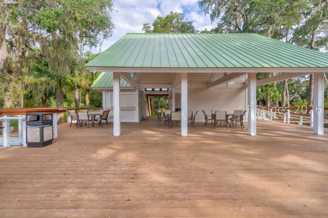 18 Leamington Ln, Hilton Head Island, SC 29928